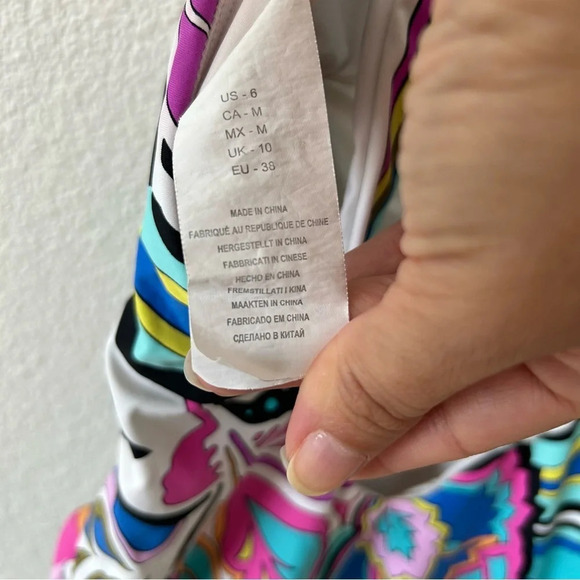 Trina Turk $162 Sz 6 Mandalay Floral Plunge One Piece Swimsuit Guc. - Picture 13 of 16